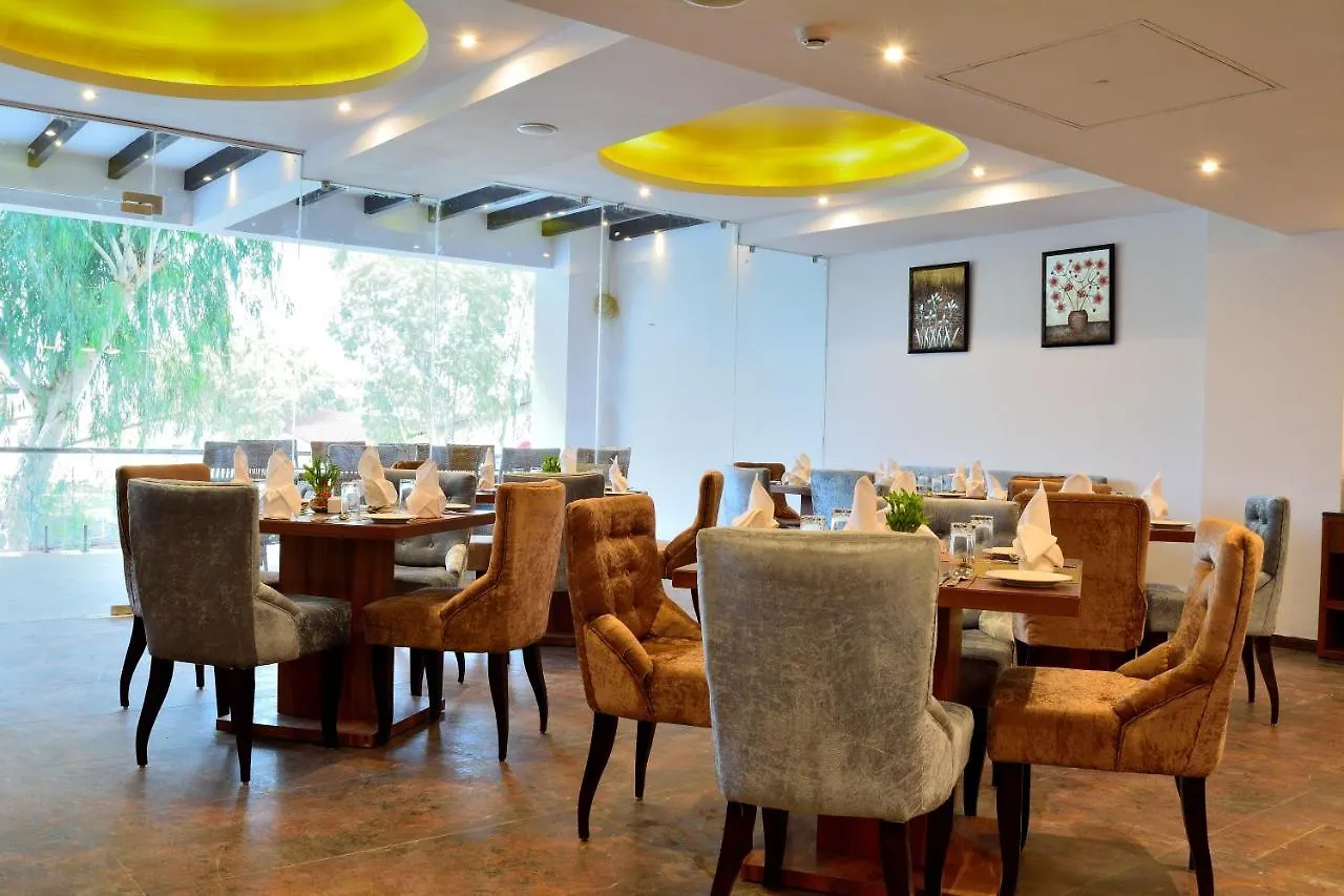 Bamboo Saa Resort & Spa - Ουνταϊπούρ