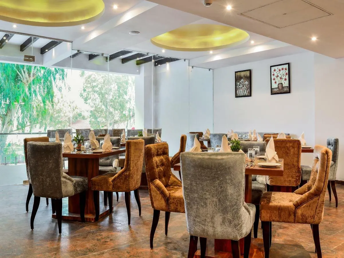 Bamboo Saa Resort & Spa - Ουνταϊπούρ