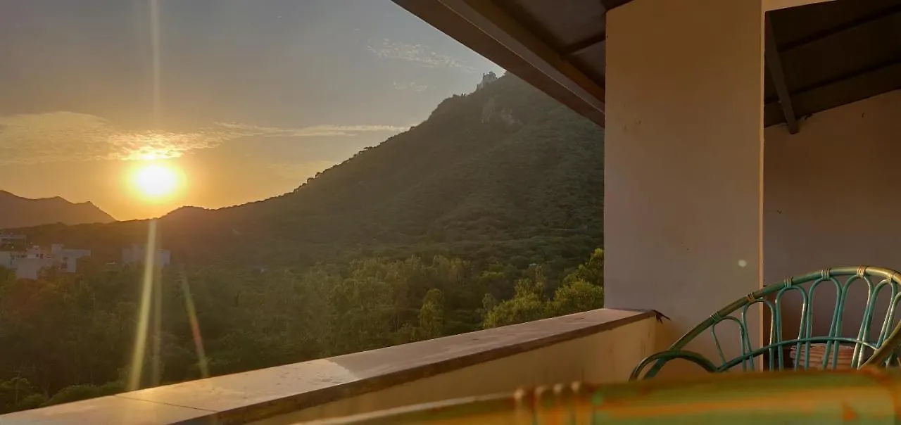Bamboo Saa Resort & Spa - Ουνταϊπούρ